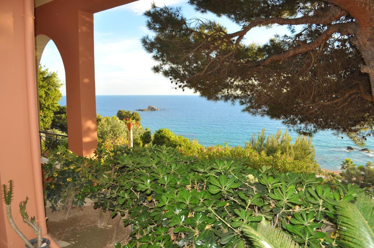 Takis On A With Private Garden And Sea View Apartment Pelekas