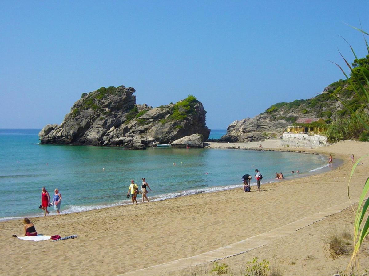 Takis On A With Private Garden And Sea View Apartment