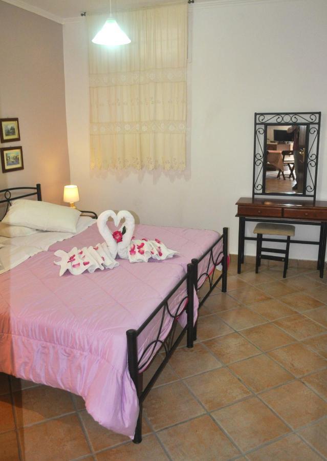 Appartement Takis On A With Private Garden And Sea View